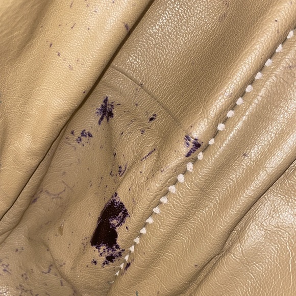 Prada leather handbag. - Picture 6 of 6